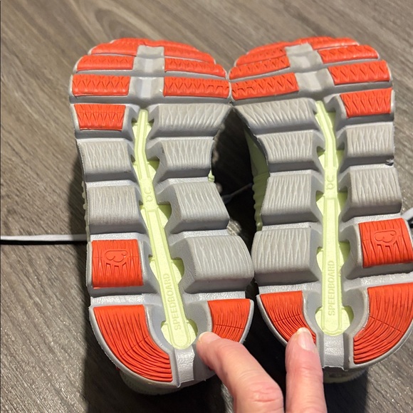 EUC Women’s Cloudswift Running Shoes - Size 6.5 - Picture 7 of 7